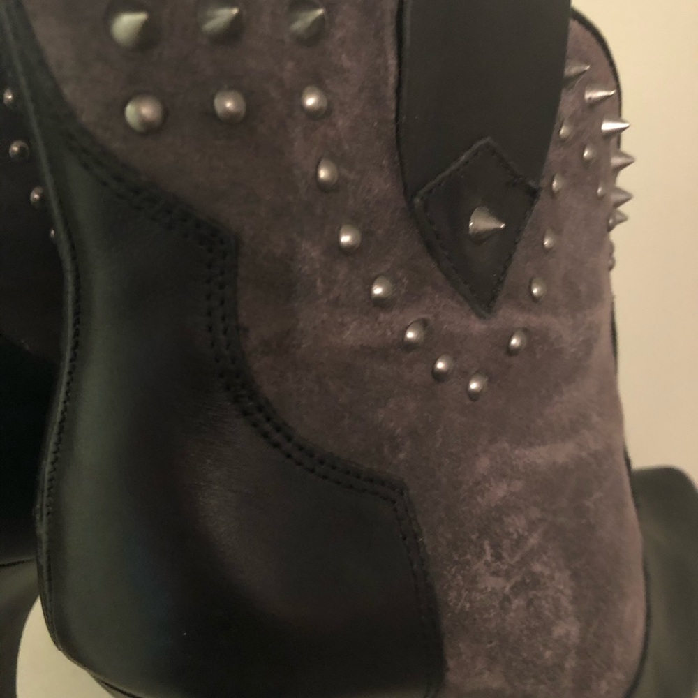 Bootie boots🔥🔥 - Picture 2 of 5